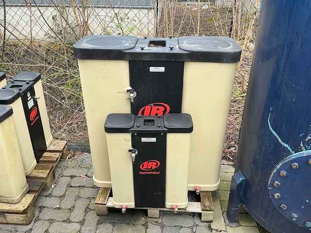 Diverse oliewaterafscheiders - afbeelding 2 van  8