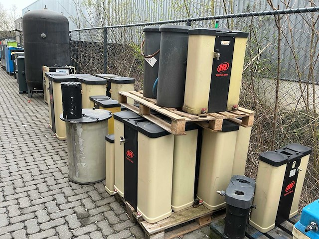 Diverse oliewaterafscheiders - afbeelding 5 van  8