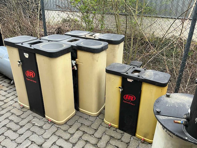 Diverse oliewaterafscheiders - afbeelding 8 van  8