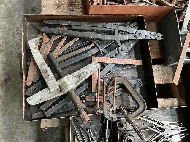 Diverse onderdelen en gereedschappen - afbeelding 5 van  5