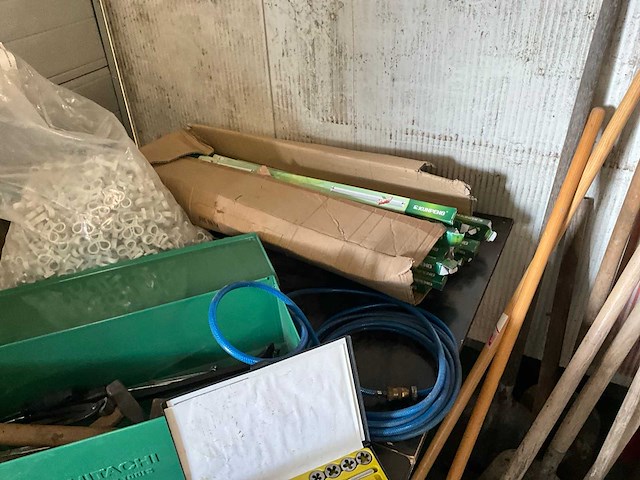 Diverse onderdelen, gereedschappen en accessoires - afbeelding 1 van  31