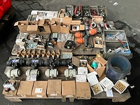 Diverse onderdelen, gereedschappen en accessoires - afbeelding 1 van  24