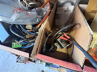 Diverse onderdelen stack - afbeelding 1 van  3