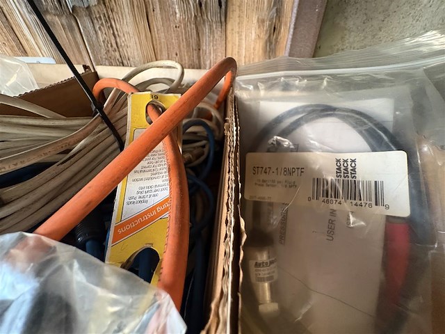 Diverse onderdelen stack - afbeelding 3 van  3