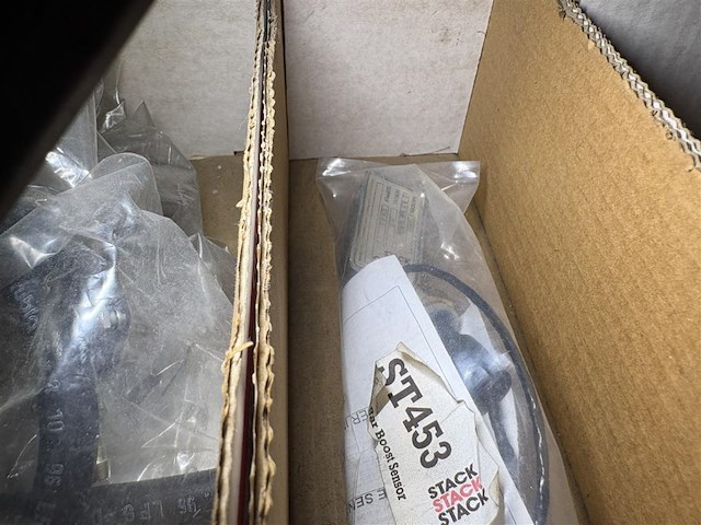 Diverse onderdelen stack - afbeelding 2 van  2