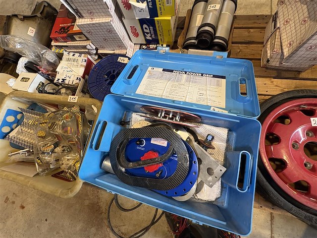 Diverse onderdelen tanksysteem - afbeelding 1 van  3