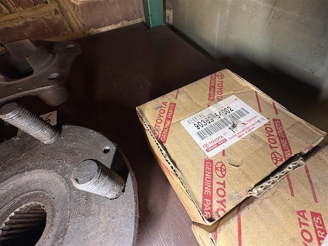Diverse onderdelen toyota - afbeelding 3 van  4