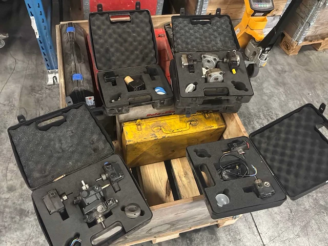 Diverse onderdelen voor chauffage - afbeelding 1 van  9