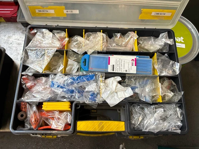 Diverse onderdelen voor lasposten en toortsen - afbeelding 11 van  11