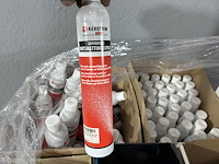 Diverse ontsmettingsproducten (14x12l) + handvrije pompjes (+/-25st)… - afbeelding 3 van  16