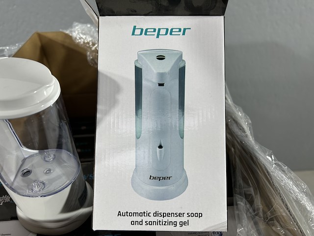 Diverse ontsmettingsproducten (14x12l) + handvrije pompjes (+/-25st)… - afbeelding 7 van  16