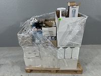 Diverse ontsmettingsproducten (14x12l) + handvrije pompjes (+/-25st)… - afbeelding 1 van  16