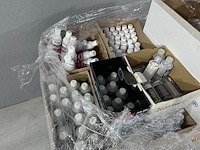 Diverse ontsmettingsproducten (14x12l) + handvrije pompjes (+/-25st)… - afbeelding 9 van  16