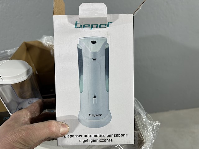 Diverse ontsmettingsproducten (14x12l) + handvrije pompjes (+/-25st)… - afbeelding 16 van  16