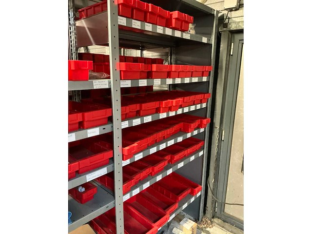 Diverse opbergrekken met inhoud (4x) - afbeelding 2 van  26