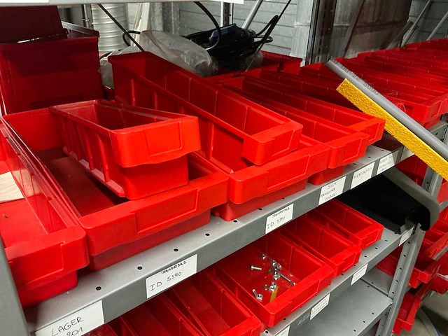 Diverse opbergrekken met inhoud (4x) - afbeelding 16 van  26