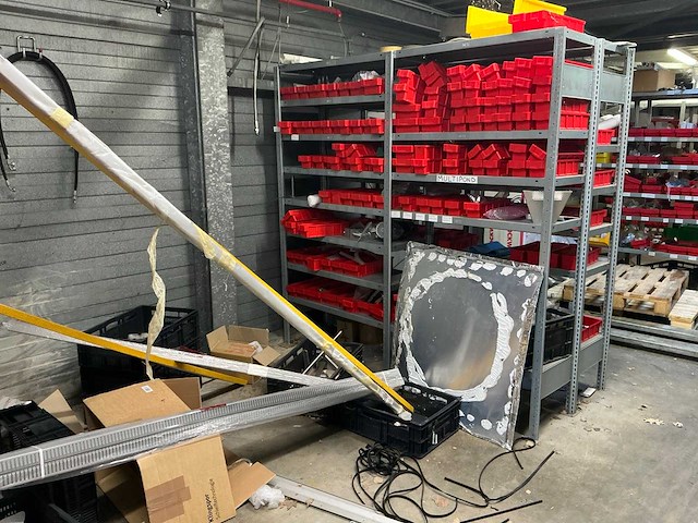 Diverse opbergrekken met inhoud (4x) - afbeelding 12 van  26