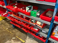 Diverse opbergrekken met inhoud diversen (4x) en opbergkasten (2x) - afbeelding 3 van  34