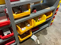 Diverse opbergrekken met inhoud diversen (4x) en opbergkasten (2x) - afbeelding 9 van  34