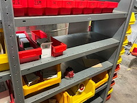 Diverse opbergrekken met inhoud diversen (4x) en opbergkasten (2x) - afbeelding 10 van  34