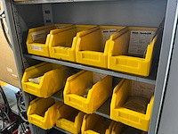 Diverse opbergrekken met inhoud diversen (4x) en opbergkasten (2x) - afbeelding 21 van  34