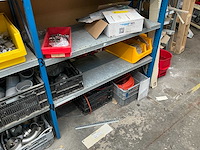 Diverse opbergrekken met inhoud diversen (4x) en opbergkasten (2x) - afbeelding 28 van  34
