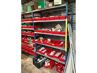 Diverse opbergrekken met inhoud diversen (4x) en opbergkasten (2x) - afbeelding 30 van  34