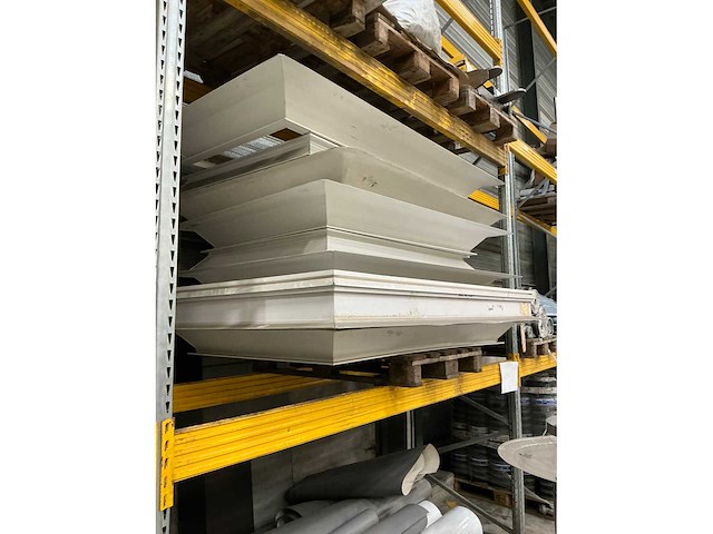 Diverse opzetstukken, kaders en koepelverhogingen (18x) - afbeelding 9 van  9