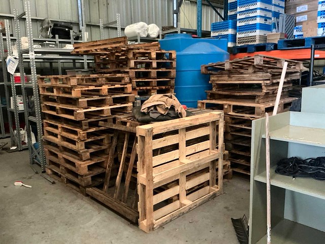 Diverse pallets (45x) - afbeelding 1 van  4