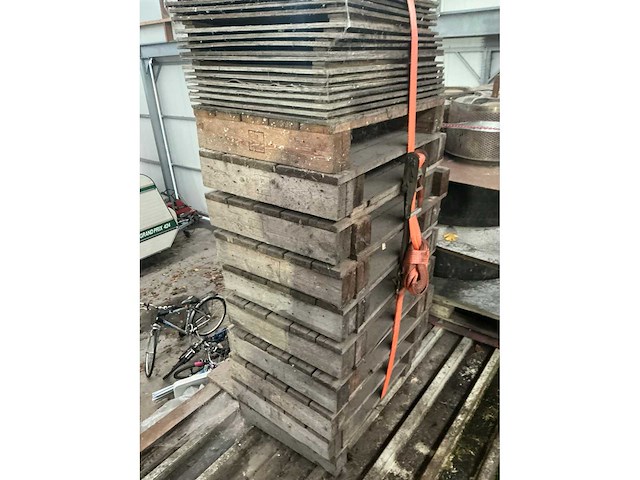 Diverse pallets - afbeelding 2 van  2