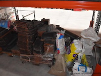 Diverse partij aannemersmaterialen wo. ophangbeugels - afbeelding 5 van  7