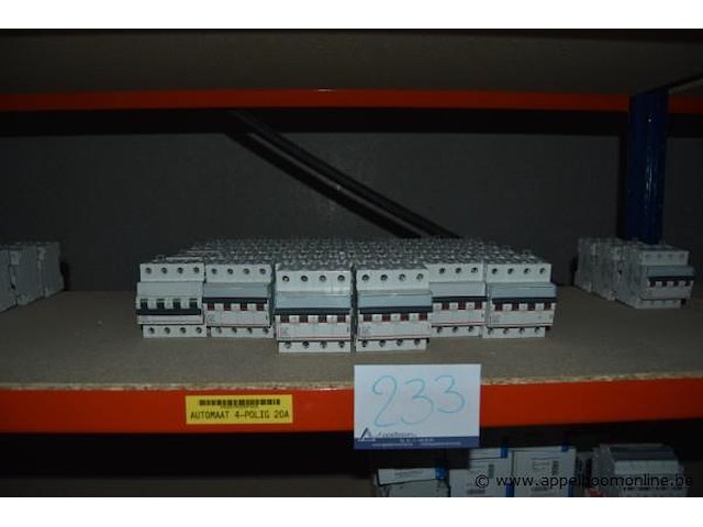 Diverse partij automaten, 4-polig, 20a, werking niet gekend - afbeelding 1 van  1