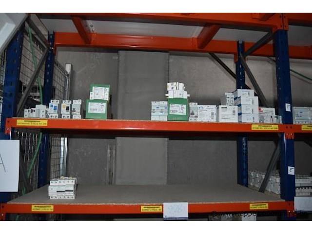 Diverse partij automaten en differentieelschakelaars, schneider electric, eaton, abb, wo. 2-polig, 40a, 30ma, werking niet gekend - afbeelding 1 van  4