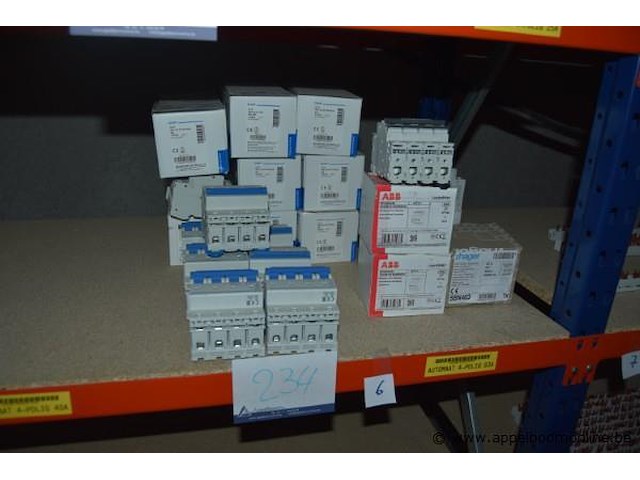 Diverse partij automaten, wo. abb, hager, 230/400v, werking niet gekend - afbeelding 1 van  2