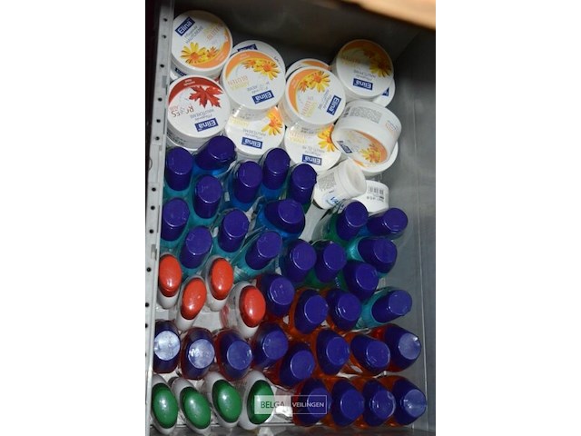 Diverse partij douchegel en huidcrème - afbeelding 1 van  3