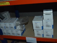 Diverse partij elektrische componenten, chint, schneider electric, wo. energiemeters xtm1250s-mb-mp en pm770mw, wo. circuit breakers acti 9 en ic60n, werking niet gekend - afbeelding 2 van  2