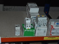 Diverse partij elektrische componenten, wo. differentieel 2-polig 63a 30ma, werking niet gekend - afbeelding 2 van  3