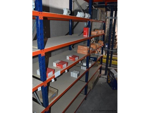 Diverse partij elektrische installatiematerialen en componenten - afbeelding 1 van  4