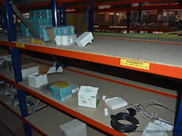 Diverse partij elektrische installatiematerialen en netwerkapparatuur, diverse merken, wo. niko, tp-link en schneider electric, werking niet gekend - afbeelding 2 van  4