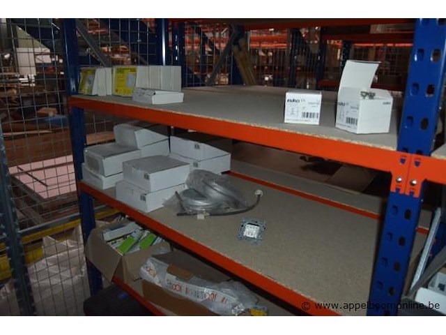 Diverse partij elektrische installatiematerialen en netwerkapparatuur, diverse merken, wo. niko, tp-link en schneider electric, werking niet gekend - afbeelding 4 van  4