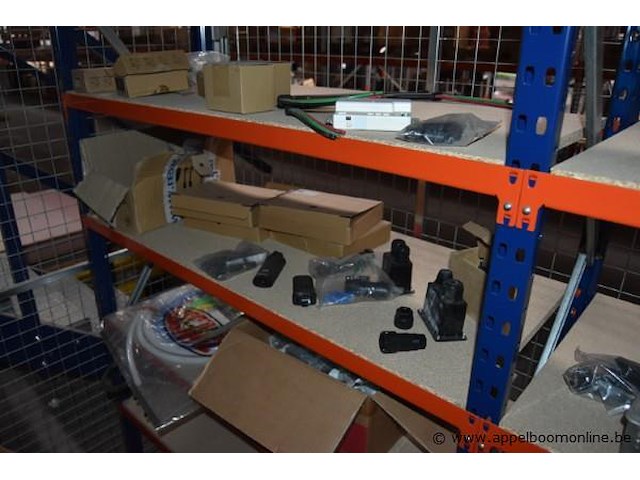 Diverse partij elektrische kabels en componenten - afbeelding 2 van  5