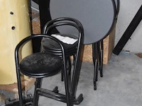 Diverse partij klaptafels en barkrukken - afbeelding 1 van  1