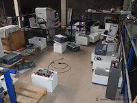 Diverse partij omvormers en batterijmodules, wo. pylontech, foxess, solax power, werking niet gekend - afbeelding 1 van  4