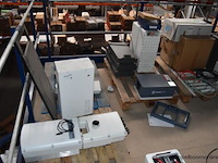 Diverse partij omvormers en batterijmodules, wo. pylontech, foxess, solax power, werking niet gekend - afbeelding 2 van  4