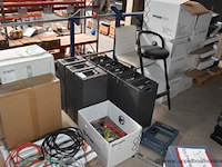 Diverse partij omvormers en batterijmodules, wo. pylontech, foxess, solax power, werking niet gekend - afbeelding 3 van  4