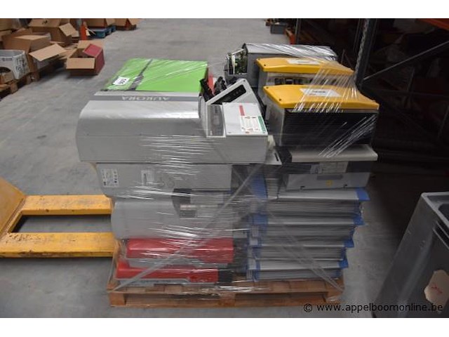 Diverse partij omvormers, werking niet gekend - afbeelding 3 van  3