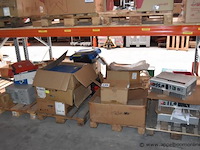 Diverse partij omvormers wo. goodwe, fronius, sma, werking niet gekend - afbeelding 1 van  4