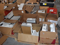 Diverse partij omvormers, wo. solaredge, solax power, huawei, million solar, wo. se2000/3000, x3-micro-5000, gw5000-es-20, fc0500m v2, werking niet gekend - afbeelding 2 van  5