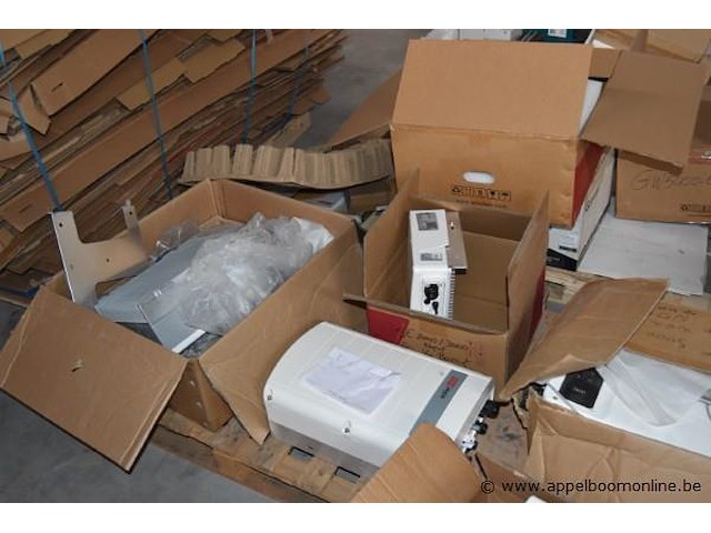 Diverse partij omvormers, wo. solaredge, solax power, huawei, million solar, wo. se2000/3000, x3-micro-5000, gw5000-es-20, fc0500m v2, werking niet gekend - afbeelding 3 van  5