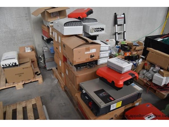 Diverse partij omvormers, wo. solaredge, solax power, huawei, million solar, wo. se2000/3000, x3-micro-5000, gw5000-es-20, fc0500m v2, werking niet gekend - afbeelding 4 van  5